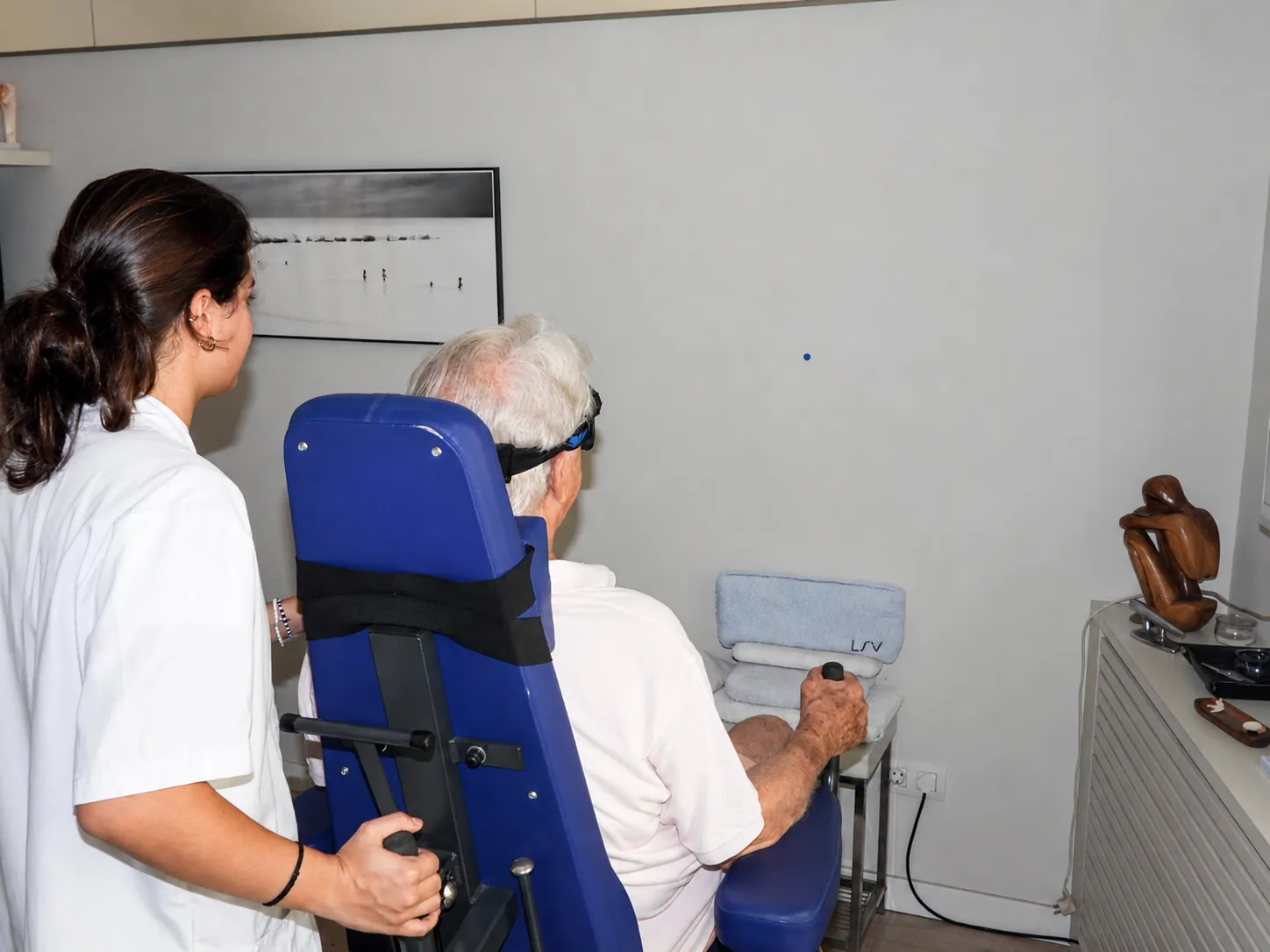 Exploración manual sobre camilla LSV