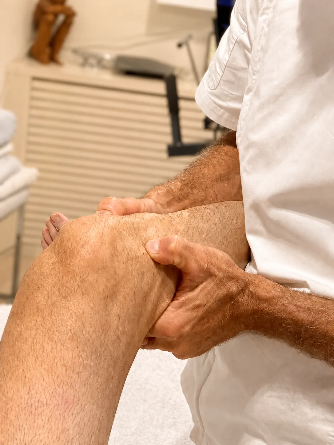 Tratamiento manual de la rodilla en consulta