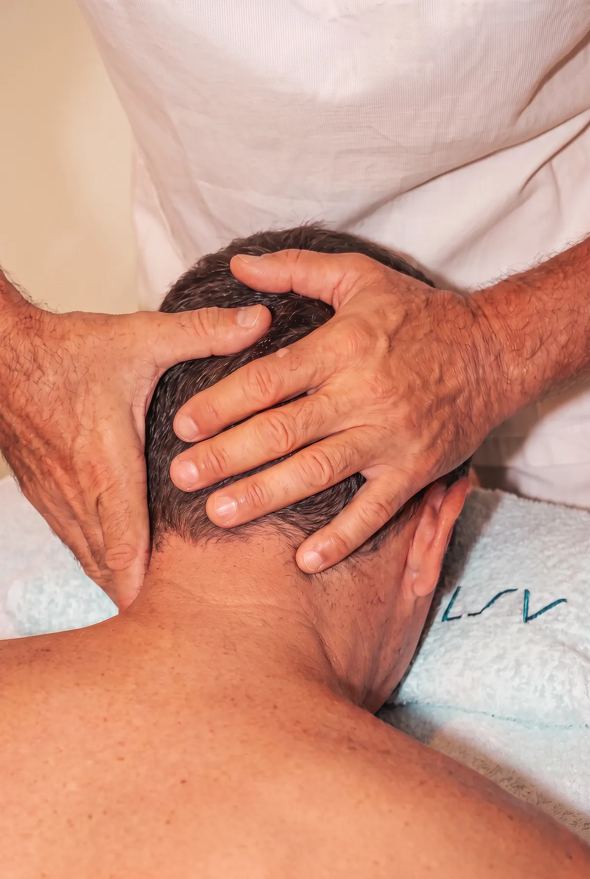 Tratamiento osteopático de cuello y craneo