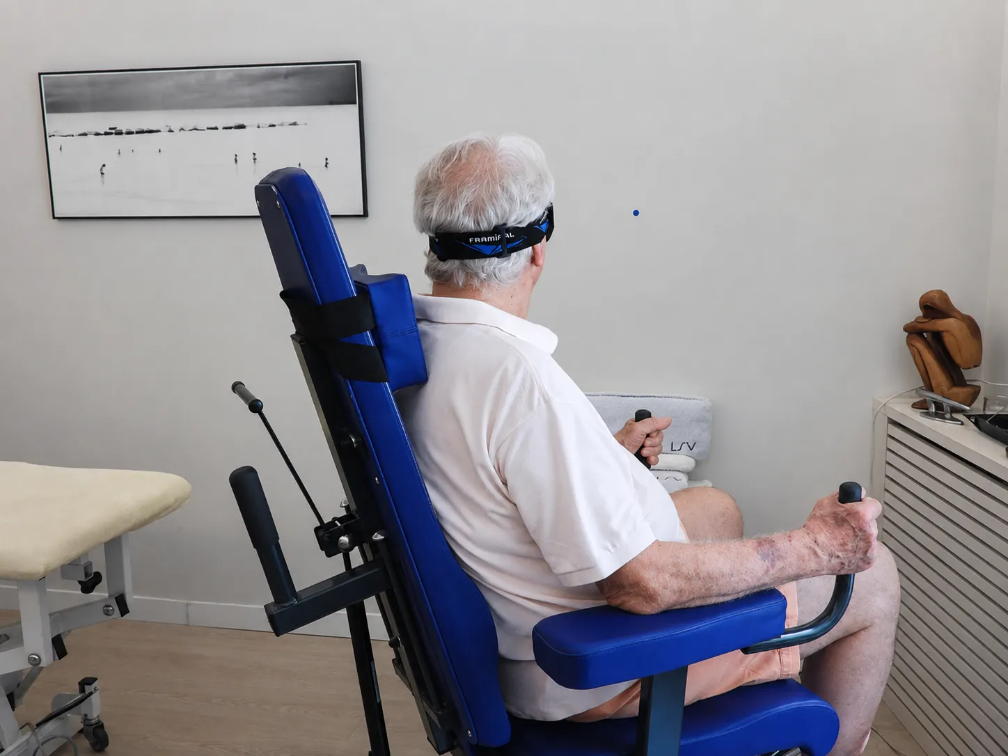 Prueba de estimulación optocinética con punto en la pared